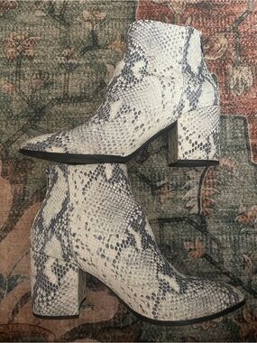 Steve Madden White and Gray Snake-Print Block Heel Ankle Boots